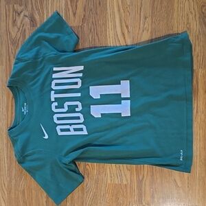 Nike Dri-Fit Tee Boston Celtics Kyrie Irving #11 green Medium EUC